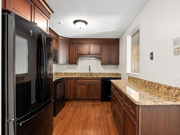 26 Williamsburg Ct 22, Shrewsbury MA 01545