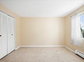 26 Williamsburg Ct 22, Shrewsbury MA 01545