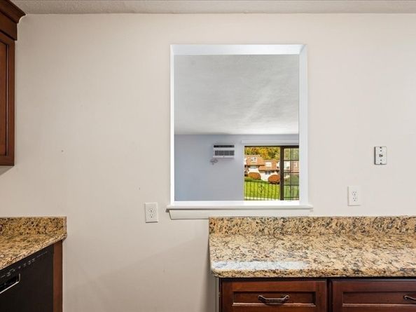 26 Williamsburg Ct 22, Shrewsbury MA 01545