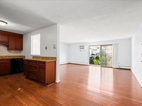 26 Williamsburg Ct 22, Shrewsbury MA 01545