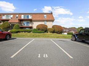 26 Williamsburg Ct 22, Shrewsbury MA 01545