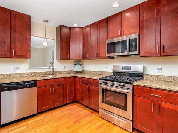 1221 Hazelwood Way 1221, Clinton MA 01510