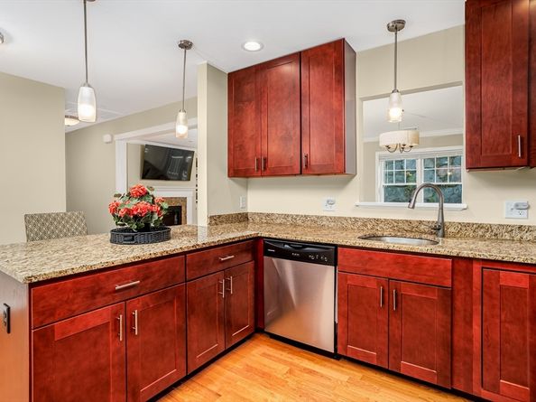 1221 Hazelwood Way 1221, Clinton MA 01510