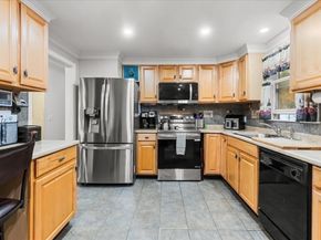 61 Chapel St, Pembroke MA 02359
