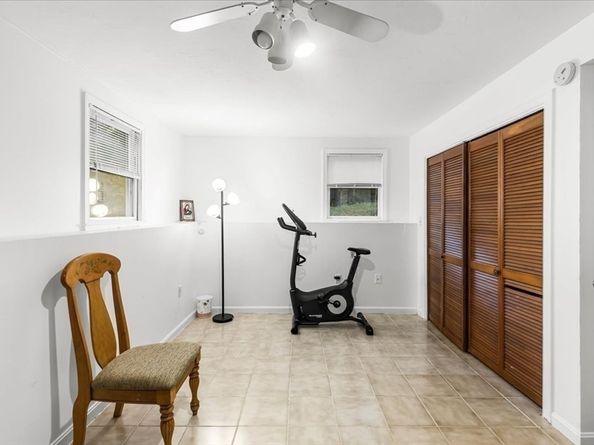 61 Chapel St, Pembroke MA 02359