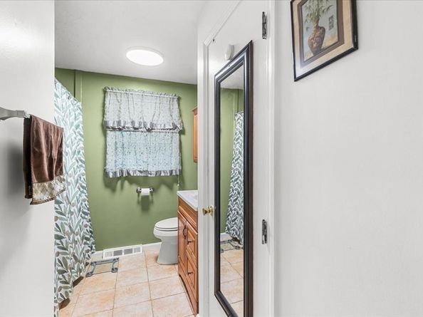 61 Chapel St, Pembroke MA 02359