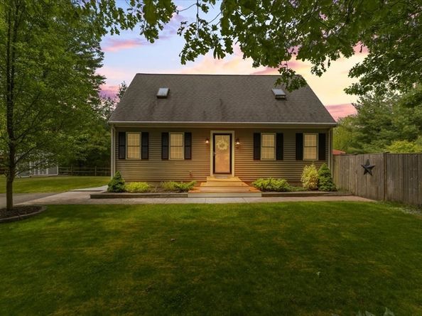 19 Station St, Wareham MA 02571