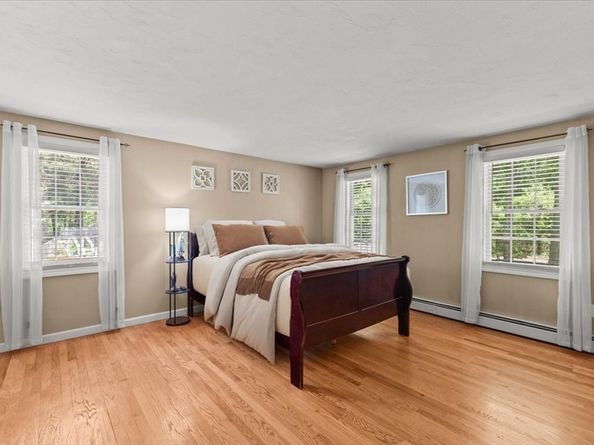 19 Station St, Wareham MA 02571