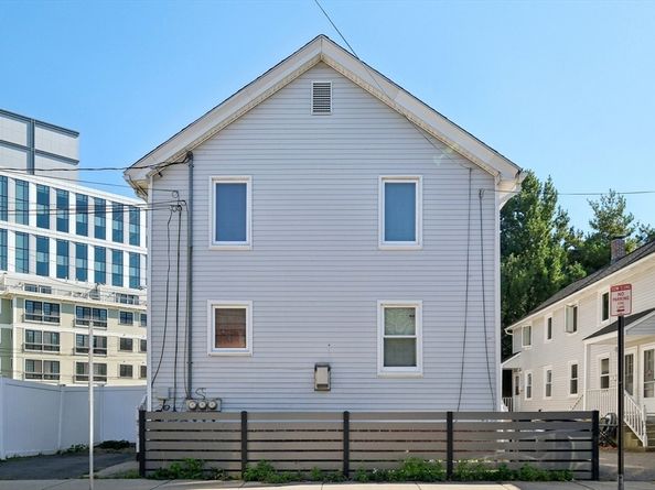 2 Tremont Place 4, Somerville MA 02143