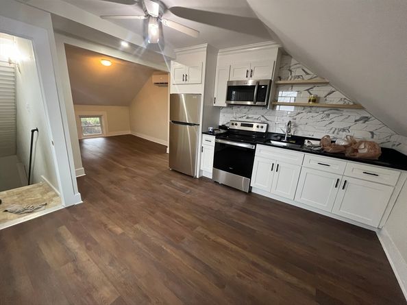 6 Rayner St, Blackstone MA 01504