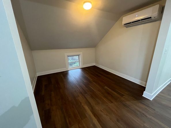 6 Rayner St, Blackstone MA 01504