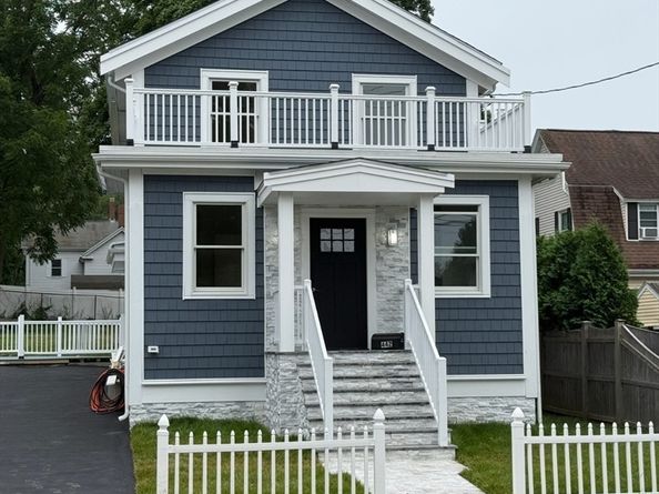 442 High Street, Dedham MA 02026