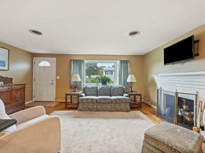 16 Woodcliff Rd, Holbrook MA 02343