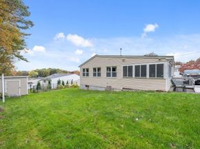 16 Woodcliff Rd, Holbrook MA 02343