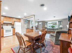 16 Woodcliff Rd, Holbrook MA 02343