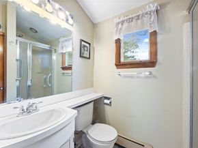 16 Woodcliff Rd, Holbrook MA 02343