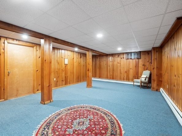 16 Woodcliff Rd, Holbrook MA 02343