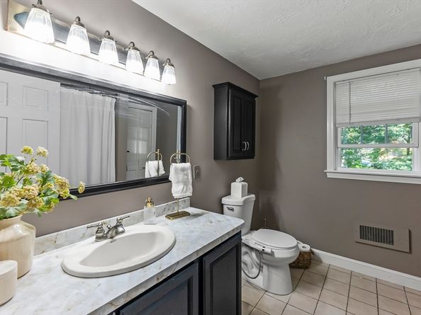 84 Bartlett Rd, Plymouth MA 02360