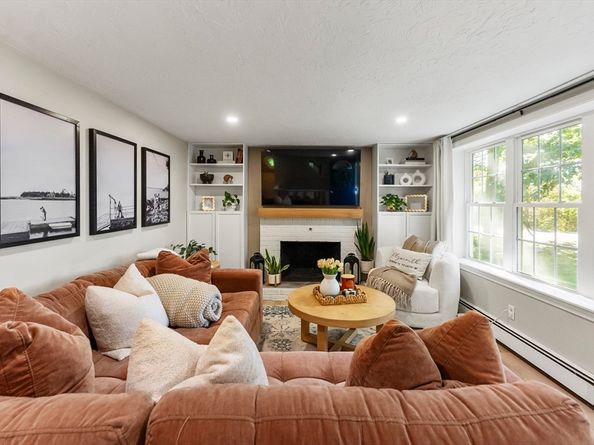 84 Bartlett Rd, Plymouth MA 02360