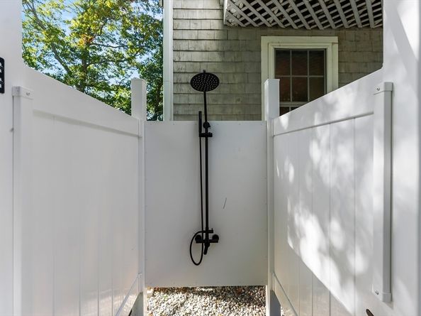 84 Bartlett Rd, Plymouth MA 02360