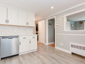 8 Roberts Rd, Ashland MA 01721