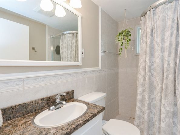 8 Roberts Rd, Ashland MA 01721