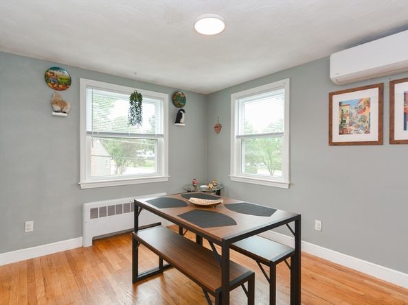 8 Roberts Rd, Ashland MA 01721