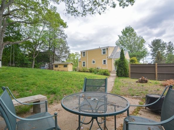 8 Roberts Rd, Ashland MA 01721