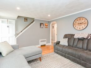 8 Roberts Rd, Ashland MA 01721