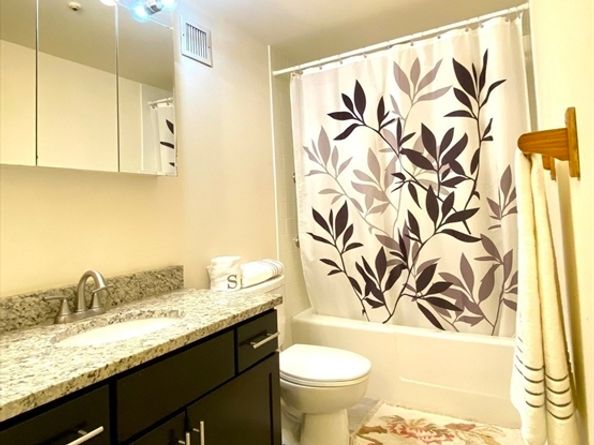 175 Quincy Shore Dr 24, Quincy MA 02171