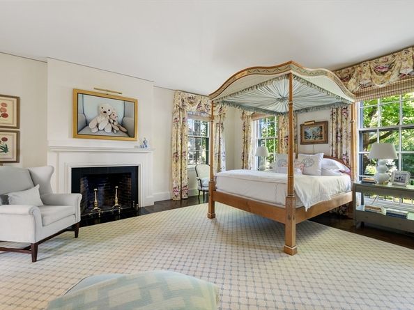 75 Canton Ave, Milton MA 02186