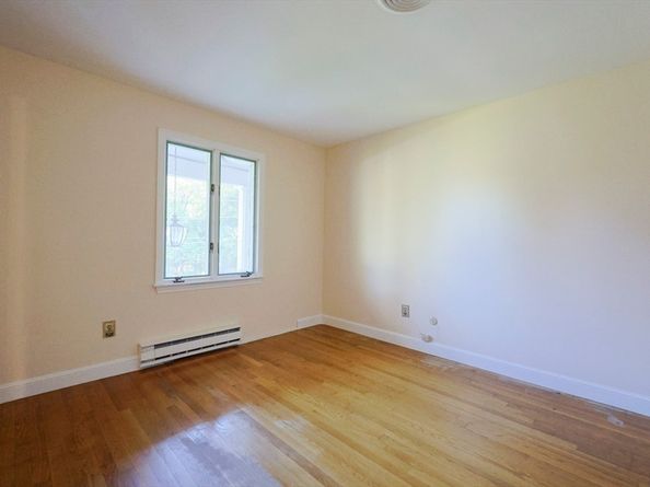 95 Arcadia Rd, Westwood MA 02090