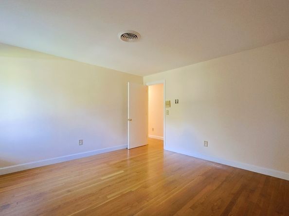 95 Arcadia Rd, Westwood MA 02090