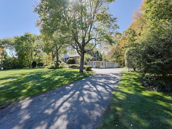 95 Arcadia Rd, Westwood MA 02090
