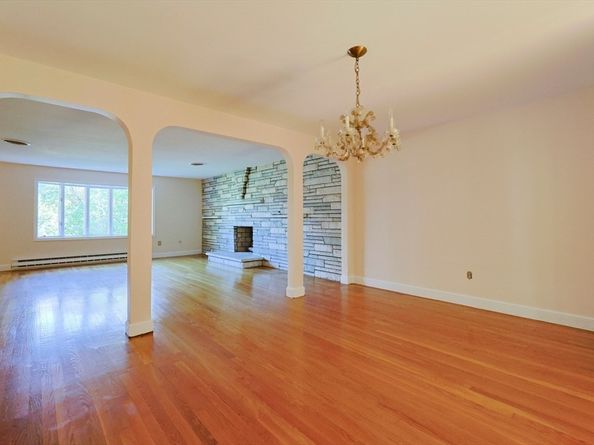 95 Arcadia Rd, Westwood MA 02090