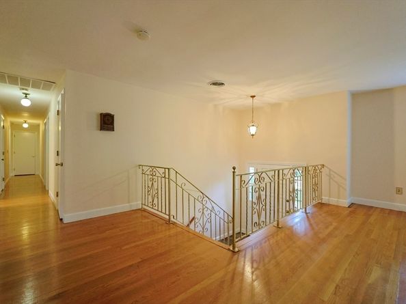 95 Arcadia Rd, Westwood MA 02090