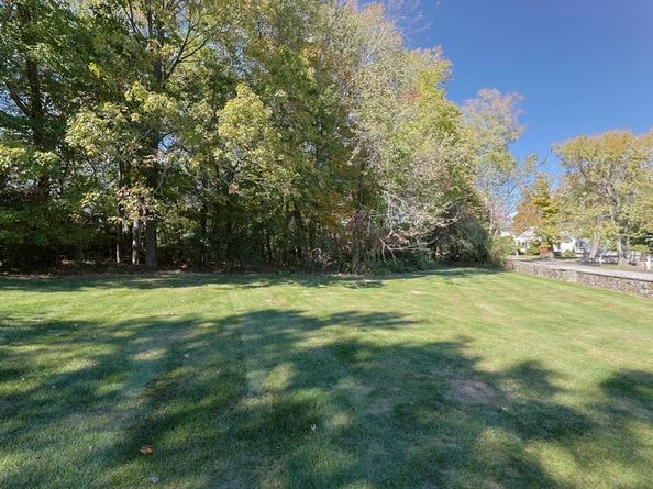 95 Arcadia Rd, Westwood MA 02090