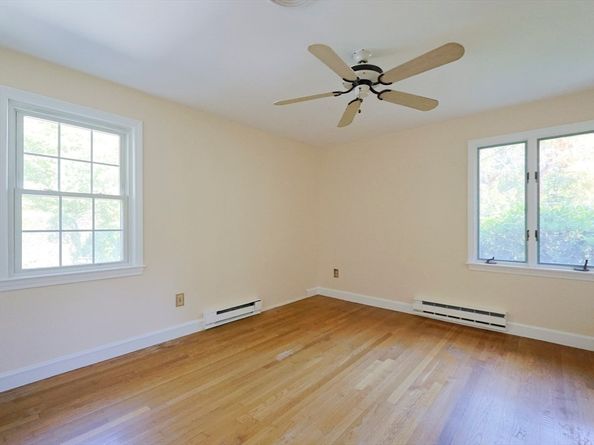 95 Arcadia Rd, Westwood MA 02090