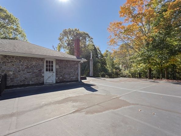 95 Arcadia Rd, Westwood MA 02090