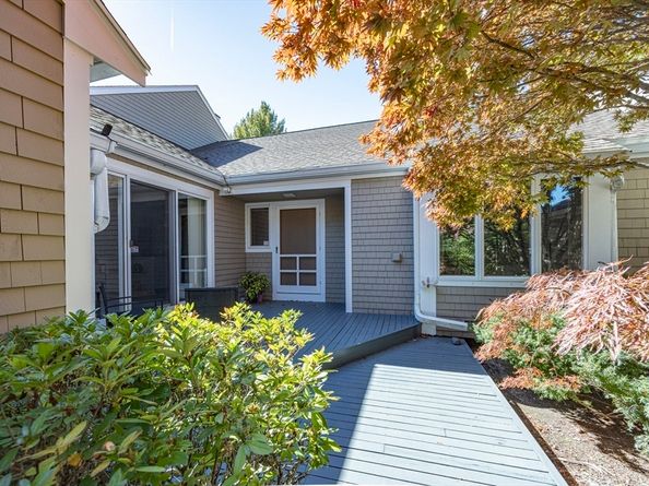 415 Dedham St D, Newton MA 02459