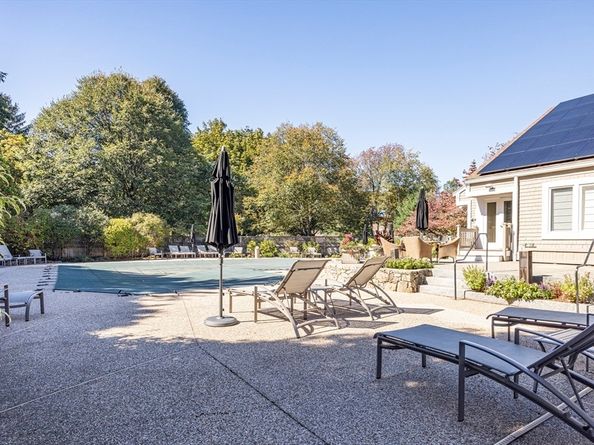 415 Dedham St D, Newton MA 02459