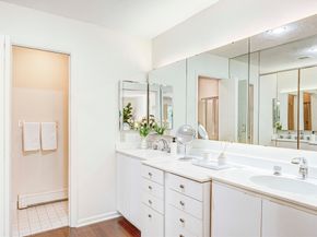 415 Dedham St D, Newton MA 02459
