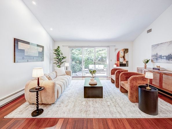 415 Dedham St D, Newton MA 02459