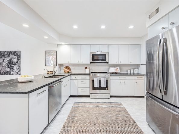 415 Dedham St D, Newton MA 02459