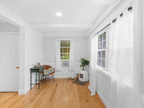 6 Vaughan St, Lakeville MA 02347