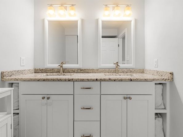 6 Vaughan St, Lakeville MA 02347