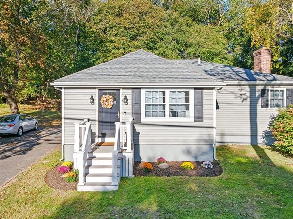 6 Vaughan St, Lakeville MA 02347