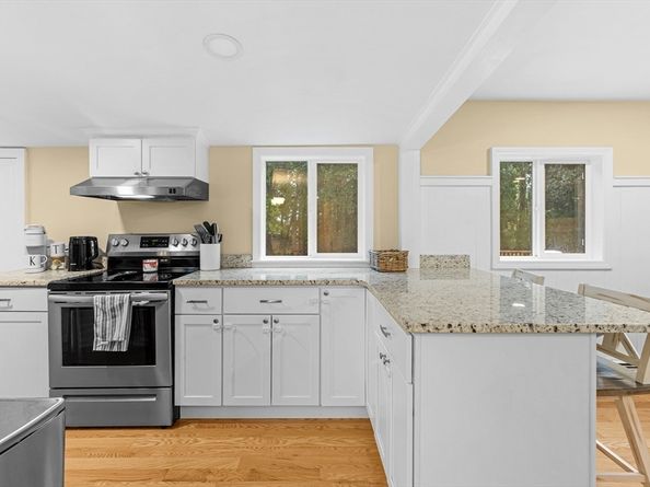 6 Vaughan St, Lakeville MA 02347