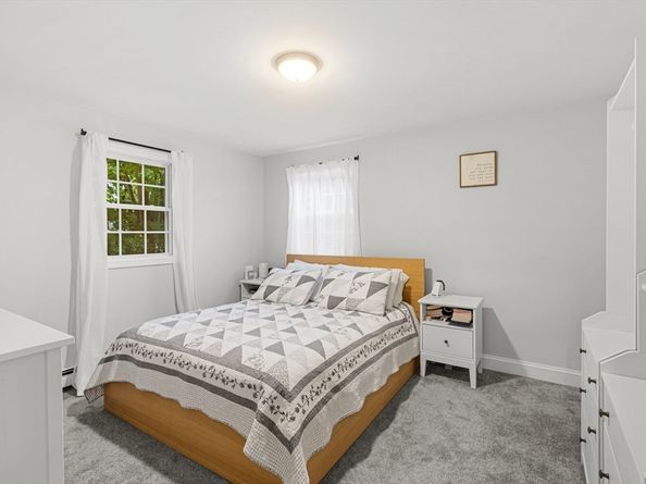 6 Vaughan St, Lakeville MA 02347