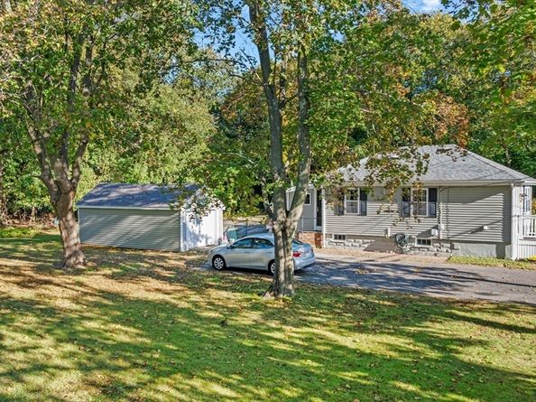 6 Vaughan St, Lakeville MA 02347